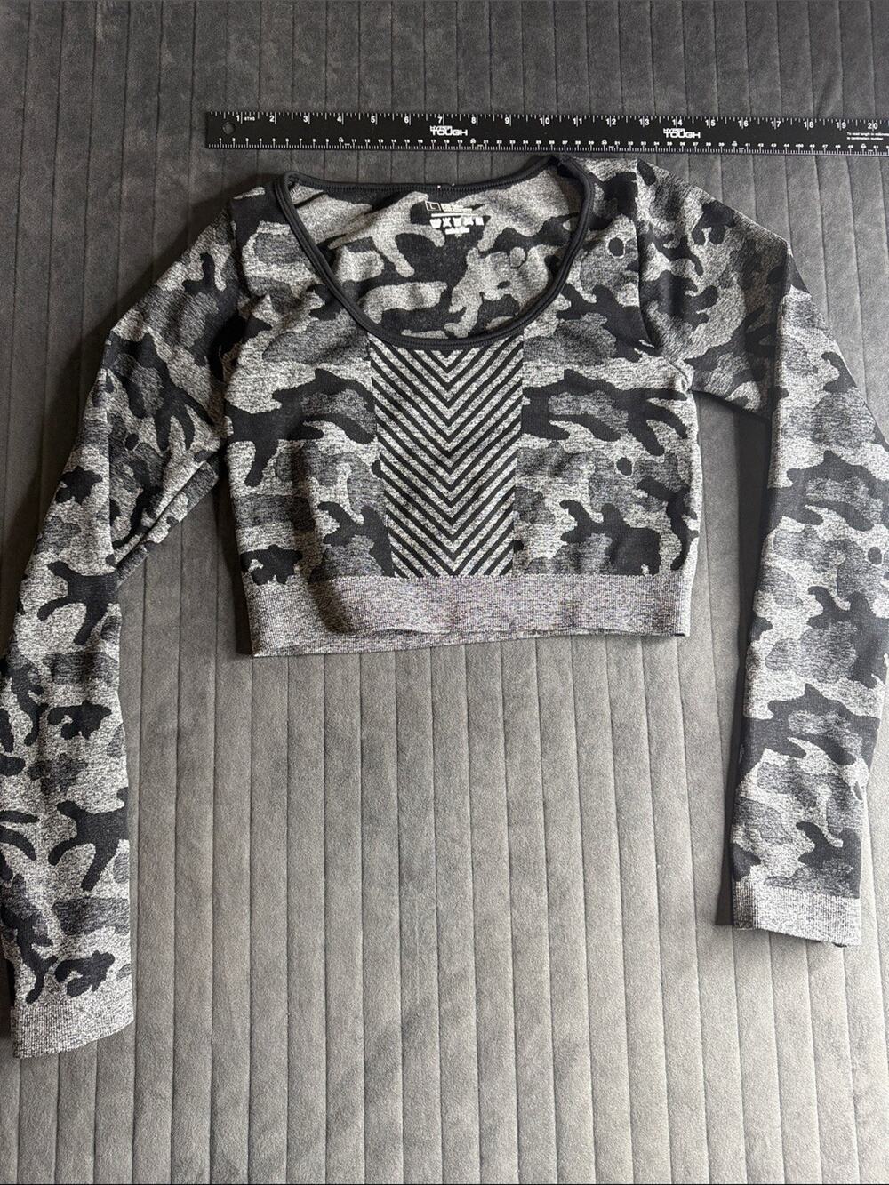 Gray Camo Long-Sleeve Sports Crop Bra with Chevron Detail